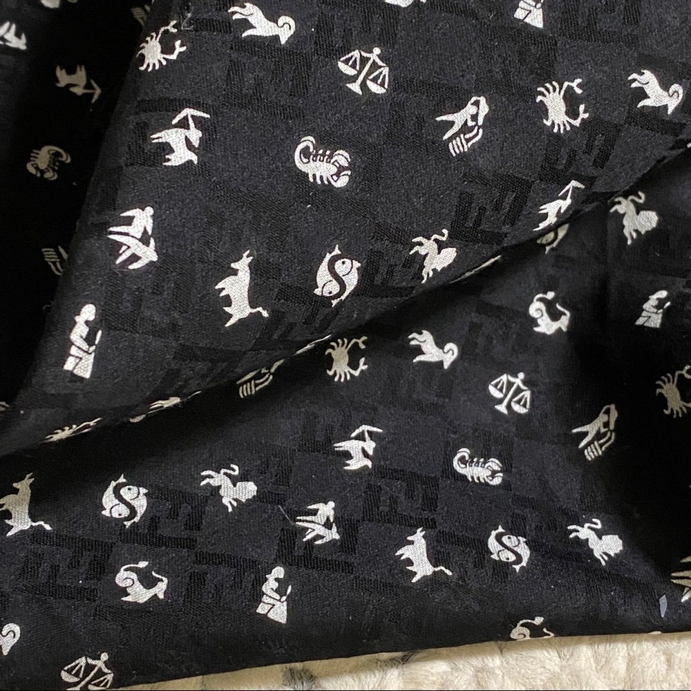 FENDI Authentic FF Logo Signature Black Scarf - Picture 6 of 8